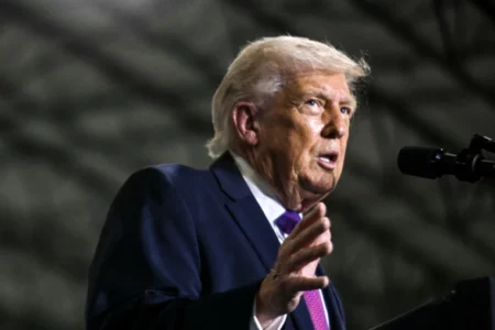 Trump thotë se ka zhvilluar bisedime me Iranin për t’i dhënë fund luftës në Lindjen e Mesme