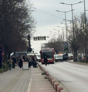 Aksident mes autobusit dhe veturës në Prishtinë(Video)