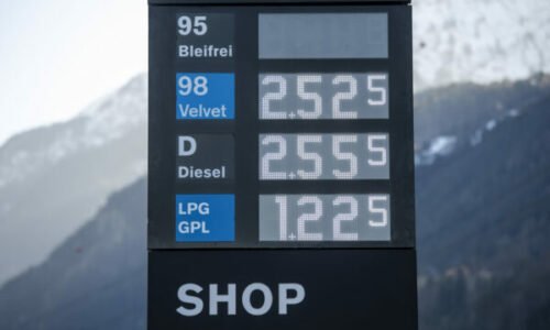 A do të arrijë benzina 2 franga për litër në Zvicër? Ja çfarë paralajmërojnë ekspertët