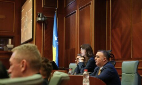 Në ditën e seancës së Presidentit, shkarkohet u.d. Sekretari i Kuvendit Arben Loshi