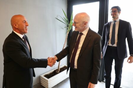Haradinaj takohet me ambasadorin francez: I kërkova përkrahjen për anëtarësimin e Kosovës në NATO
