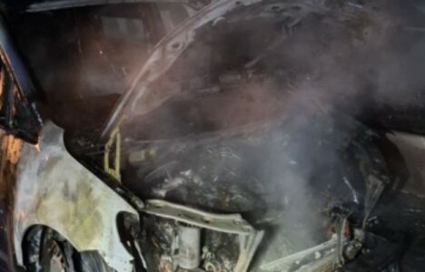 Digjet një veturë në Gjakovë, s’ka të lënduar