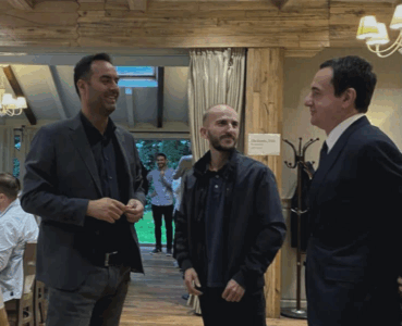 Kurti ia dha Manastirit 24 hektarë “hatri” i Rashiqit, Manxhuka “pahiri” zbulon se ministrit serb i është plotësuar edhe një dëshirë tjetër