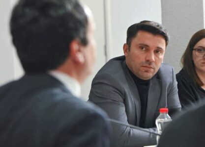 Deputeti i VV’së ka një lutje për ambasadorët: Mos e shkatërroni gjykatën Kushtetuese