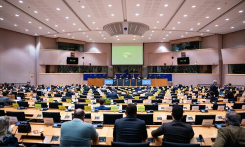 EWB: Draft-raportet e PE për Kosovën dhe Serbinë theksojnë krizat politike në të dyja vendet