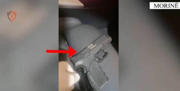 Arrestohet kosovari në Morinë, tentoi të trafikonte armë në Shqipëri