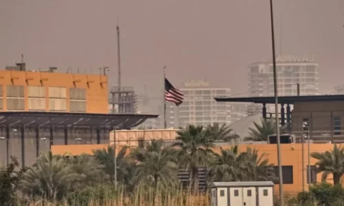 Ambasada amerikane në Irak paralajmëron qytetarët e saj: Largohuni menjëherë nga rajoni