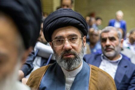 Del incizimi: Një zyrtar iranian thotë se Mojtaba Khamenie për pak i mbijetoi sulmit izraelit