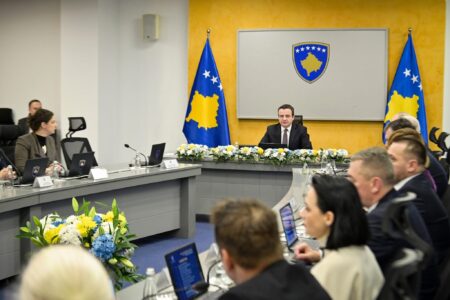 Kurti i thërret ministrat, nesër mblidhet Qeveria