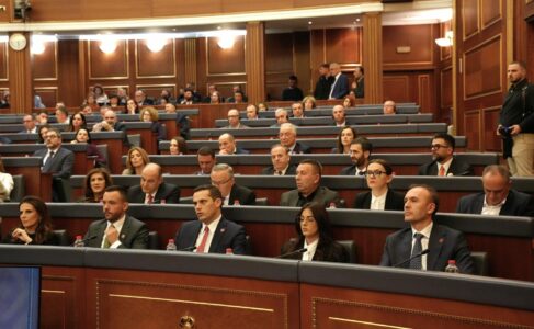 Vjen reagimi i PDK-së pas vendimit të Kushtetueses: Presidentja Osmani të emërojë anëtarin e dytë në KQZ