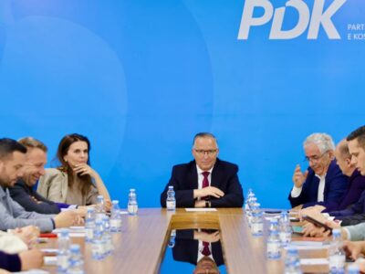 PDK: Haga nga jashtë po tenton ta rishkruaj historinë, nga brenda një gjë e tillë po bëhet me para të shtetit