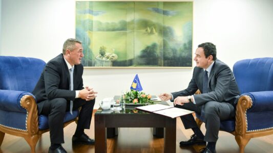 24 hektarët “hatri Rashiqit”: Kurti mbrohet me ‘shpjegimin e Manxhukës’