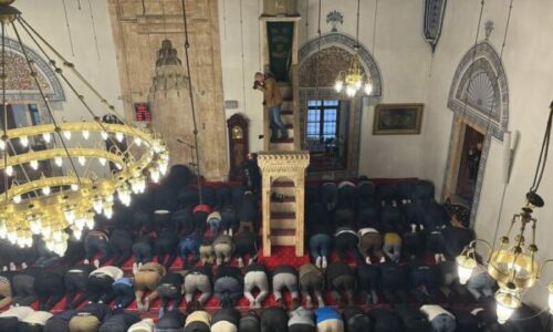 Nga vizitat te varrezat te sofrat familjare, si po festohet Bajrami në Kosovë