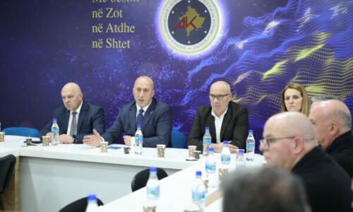 AAK mbledh sot Këshillin e Përgjithshëm pas shpërndarjes së Kuvendit, në fokus zgjedhjet e jashtëzakonshme parlamentare