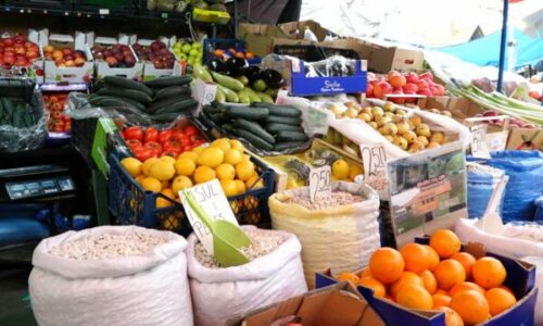 Para festës së Bajramit rriten çmimet, një kilogram arra kushton 10 euro