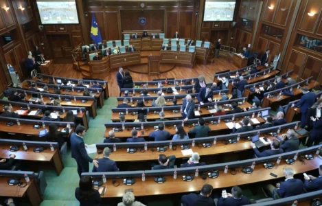 S`dihet a ka seancë, mblidhen grupet parlamentare të VV`së e PDK`së