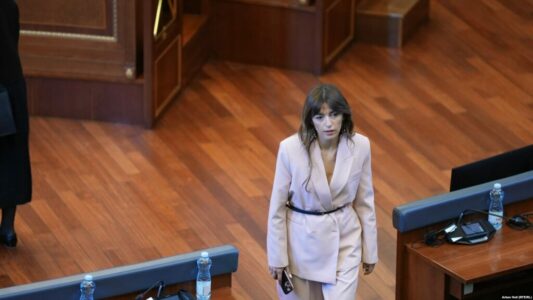 Albulena Haxhiu e thërret mbledhjen e Kryesisë së Kuvendit, ky është rendi i ditës