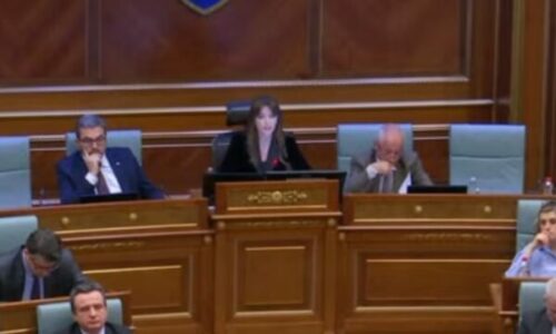 Hajgare me shtet: 66 deputetë në seancën për zgjedhjen e Presidentit, Haxhiu thirrje deputetëve të shkojnë në sallë