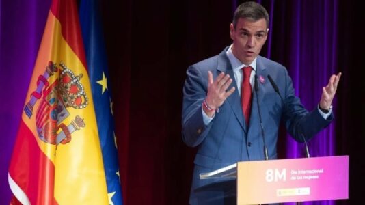 Kryeministri Sanchez pas kërcënimeve tregtare të Trump: Spanja i thotë “jo luftës”