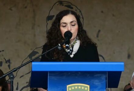 Osmani: Kazerma “Adem Jashari” është amanet dhe përkujtim i përhershëm i familjes Jashari – FSK është trashëgimtare e denjë e UÇK-së