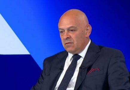 AAK nuk u ftua në takimet për Presidentin, Gjini: S’e kemi pasë në plan me shku