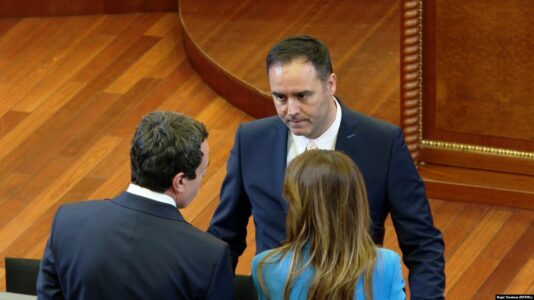 Vetëvendosje propozon Glauk Konjufcën për President, fton opozitën për konsensus