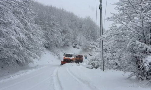 Mbetet e bllokuar rruga Pejë-Kullë-Rozhajë, QKMK jep detaje