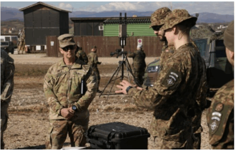 KFOR`i në Bondsteel prezantoi pajisje për zbulimin dhe neutralizimin e dronëve