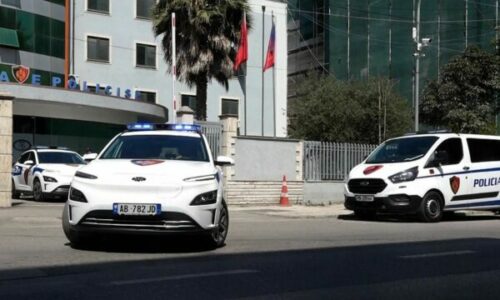 31-vjeçarja nga Kosova gjendet e pajetë në rrathana misterioze në një hotel në Durrës