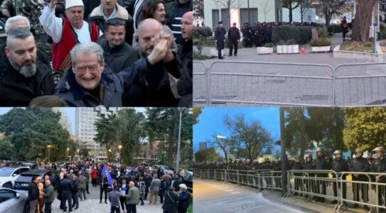 Fillon protesta e opozitës shqiptare, Berisha marshon me protestuesit