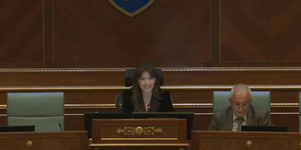 Përfundon ‘cirku i VV-së’, Haxhiu ndërpret seancën për President – s’ka kuorum