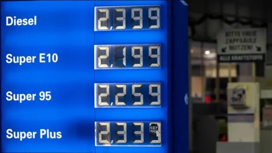 Sa ishte sot çmimi i naftës në Kosovë dhe vendet ku jetojnë bashkatdhetarët