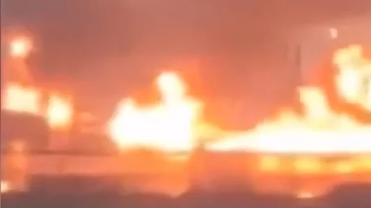 Irani goditi rafinerinë më të rëndësishme të naftës saudite në Detin e Kuq