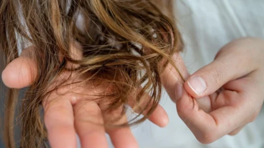 Një mostër floku mund të ndihmojë në zbulimin e hershëm të Parkinsonit – ja çfarë tregojnë gjetjet