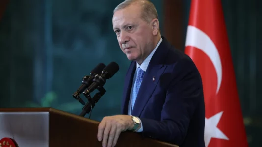 Erdogan thotë se Turqia po merr “masa të rrepta kundër shkeljeve të hapësirës ajrore” të saj