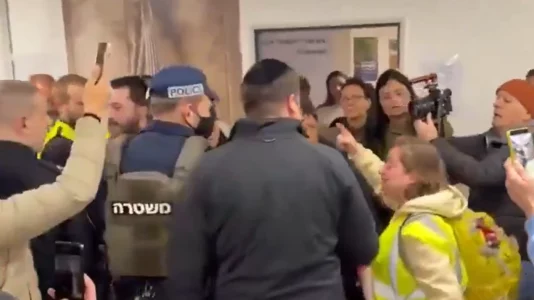 “Ti sjell vetëm vdekje”, gruaja ‘sulmon’ ministrin izraelit