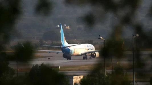 Pasagjerët e bllokuar në Dubai paguajnë deri në 200 mijë euro për fluturime private