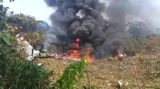 Rrëzohet një aeroplan ushtarak në Kolumbi, në bord kishte 110 ushtarë