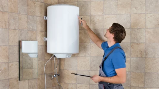 Nëse vëreni këto 5 shenja, bojleri mund të shpërthejë – pasojat mund të jenë shumë të rënda