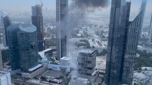 Dubai më nuk është i sigurt – mbetjet e raketës iraniane godasin Qendrën Financiare