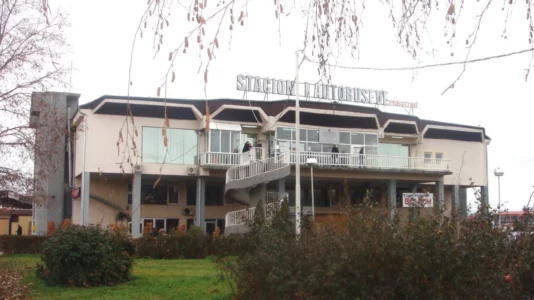 Stacioni i Autobusëve në Prishtinë ndan nga 100 euro për punonjësit për Bajram