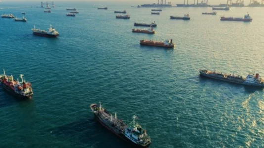 Ngushtica e Hormuzit, më shumë se naftë – arteria jetike për ushqimin e 100 milionë njerëzve