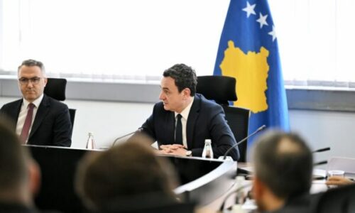 EFJ dhe organizatat tjera: Rritje dramatike e sulmeve ndaj gazetarëve nga VV – Kurti nuk u zotua që t’i dënojë