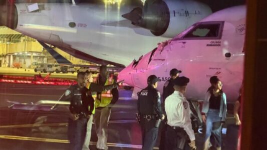 Dy pilotë vdesin në New York pas përplasjes së avionit me automjetin e zjarrfikësve në pistë