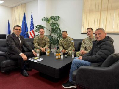 KFOR-i i shkon në vizitë Kryeprokurorit në Prishtinë, diskutohet thellimi i bashkëpunimit