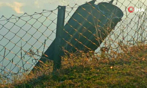 (VIDEO) Publikohen pamjet e raketës mbrojtëse që e neutralizoi raketën iraniane e nisur drejt Turqisë