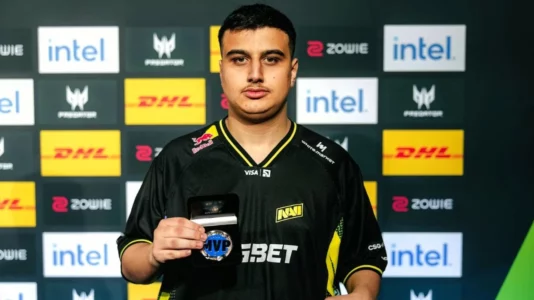 “makazze” pasi u shpall “MVP”: Po shkruaj historinë time, si Bad News Eagles