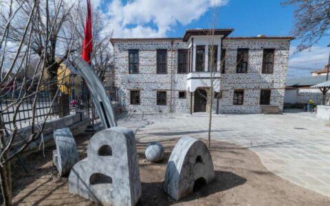 Shënohet Dita e Mësuesit