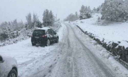 Hapet për qarkullim për vetura të vogla rruga Kullë-Rozhajë, për kamionë ende e bllokuar