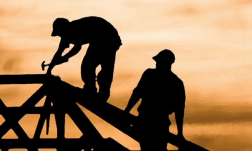 Bie nga lartësia – punëtori pëson lëndime në vendin e punës